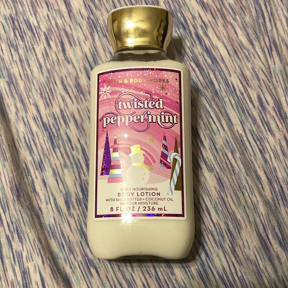 Bath & Body Works Twisted Peppermint Lotion - Picture 1 of 1